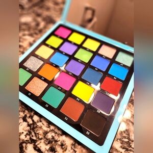 NIB Anastasia Beverly Hills Norvina 2 Pallette